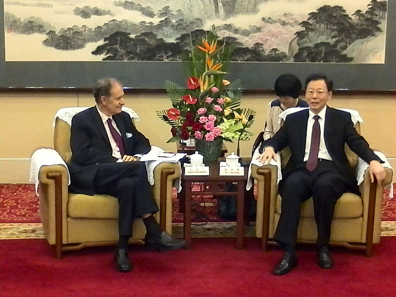 D’ANDREA先生就在南京会见意大利驻中国大使ALBERTO BRADANINI先生接受IL SOLE 24 ORE采访
