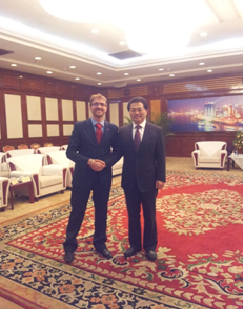 重庆市副市长翁杰明与代开乐先生会晤   